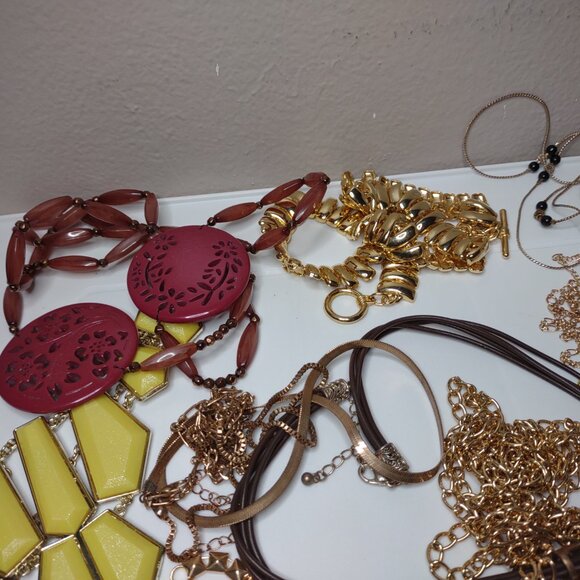 Lot Of Over 40 Necklaces - Picture 4 of 16